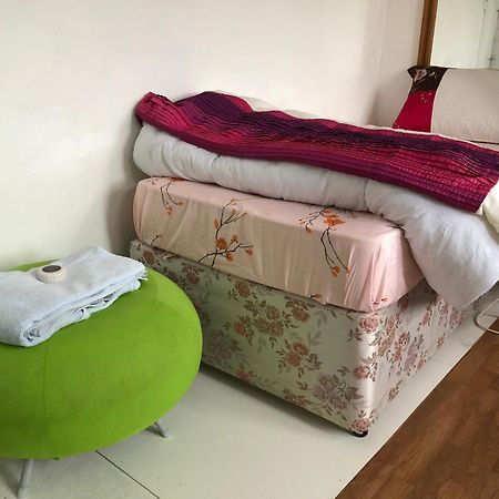 An Extra Large Room With Patio & Own Front Entrance Rotherham Rawmarsh Ngoại thất bức ảnh